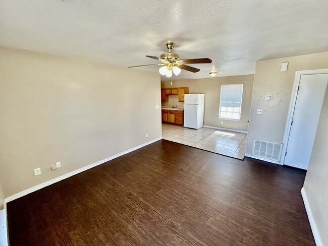 Foto del edificio - 218 E 14th St