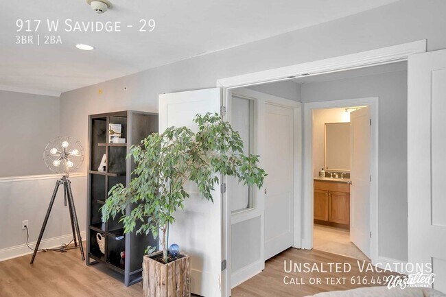 Foto del edificio - Spring Lake Condo w/ Lake Views