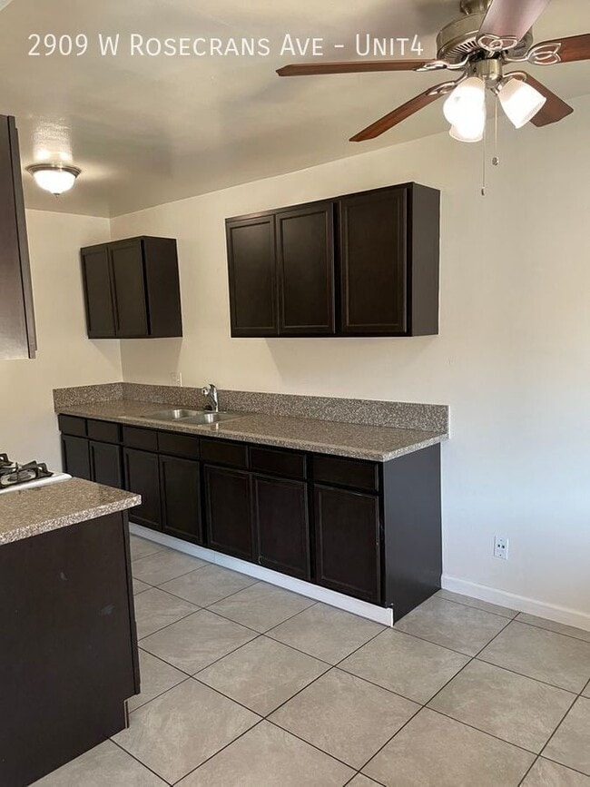 Building Photo - 2909 W Rosecrans Ave