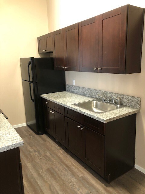 Kitchen - 230 S Maryland Pky