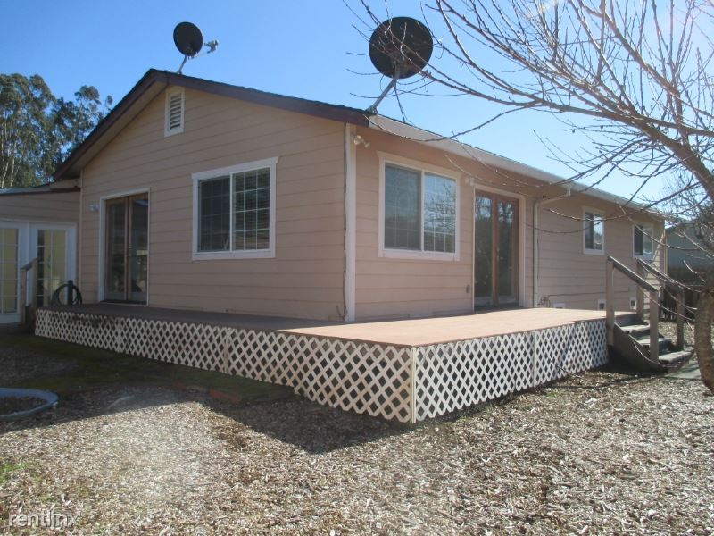 Primary Photo - 3 br, 2 bath House - 25070 Ward Ave