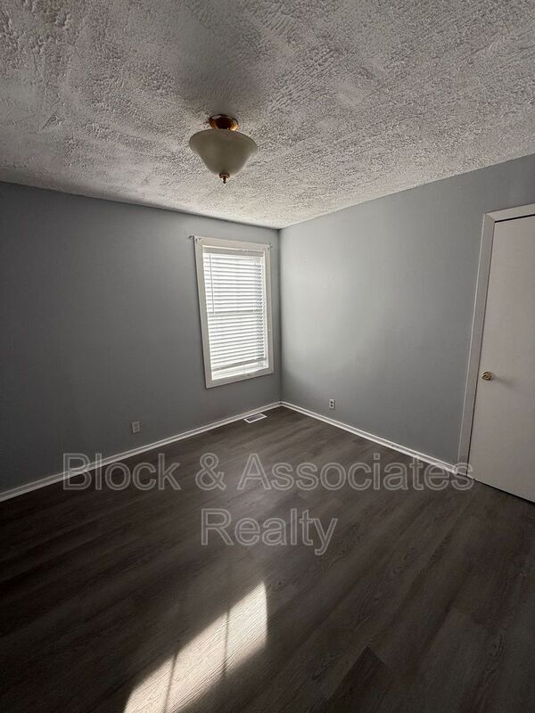 Foto del edificio - 103 Cloverdale Ct