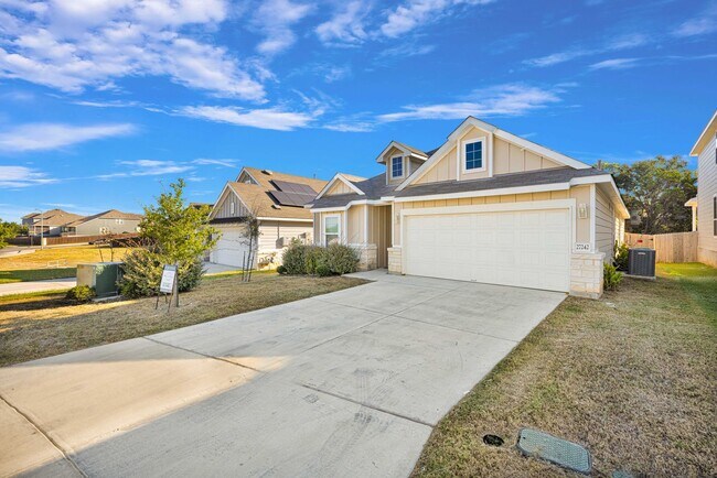 Building Photo - Beautiful Rental Home in North SA! **LEASI...