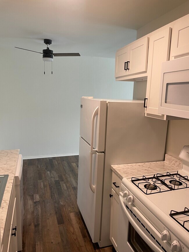 Sutton Avenue Apartments 1732 Sutton Ave Cincinnati, OH Apartments