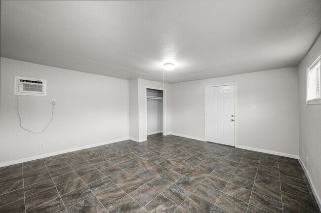 Foto del edificio - 5519 Chapman St