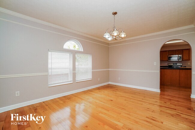 Building Photo - 841 Avalon Dr