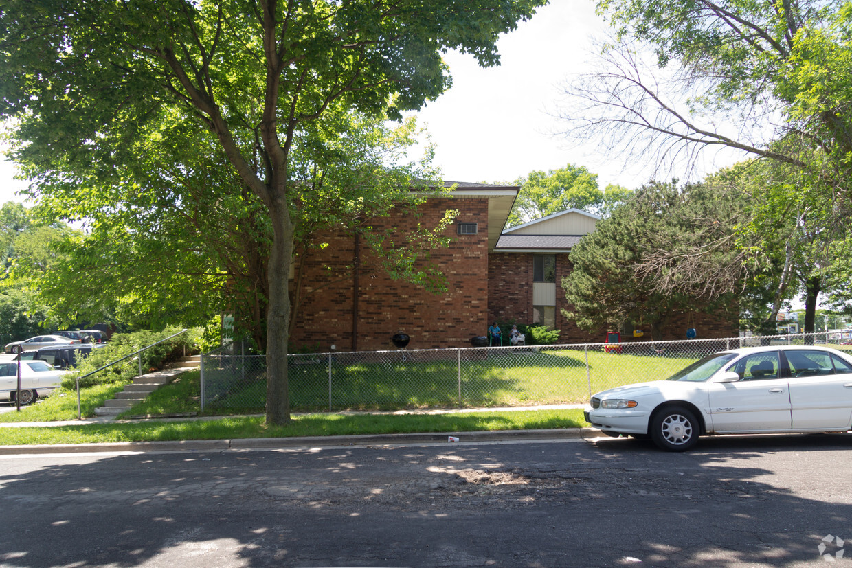 Building Photo - Spring Park Apartments