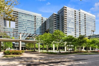 Building Photo - 9715 Woods Dr