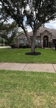 Building Photo - 2922 Sandleigh Dr