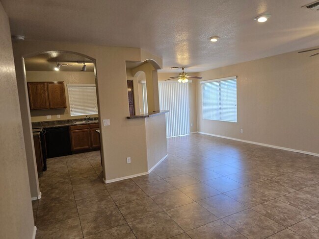 Building Photo - 9544 W Sunnyslope Ln