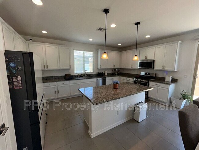 Foto del edificio - 14118 W Hackamore Dr