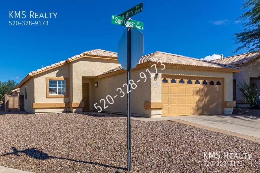 Primary Photo - 3 Bedroom 2 Bath- 4558 W Sun Quest Street-...