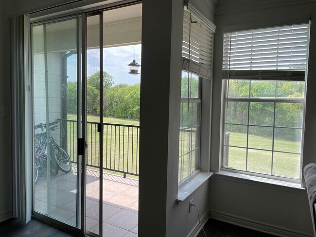 Balcony - 9603 Custer Rd