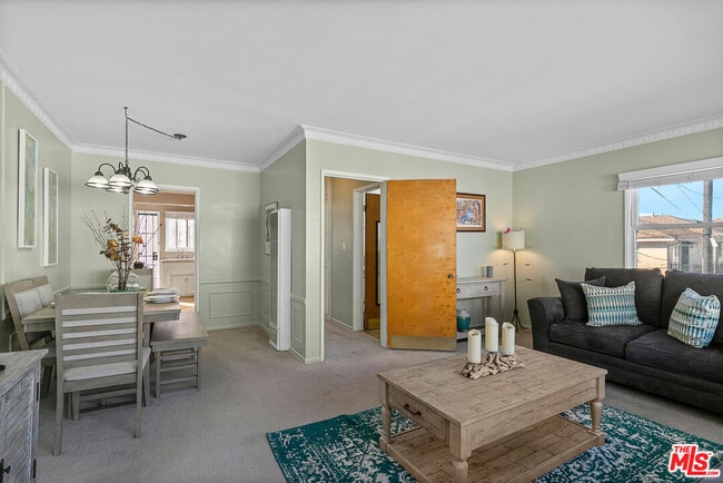 Building Photo - 831 Austin Ave