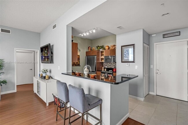 Foto del edificio - 2775 NE 187th St