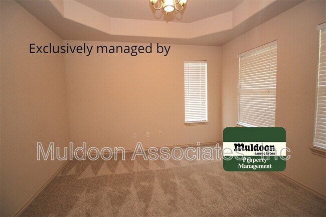 Foto del edificio - 5637 Cross Creek Dr