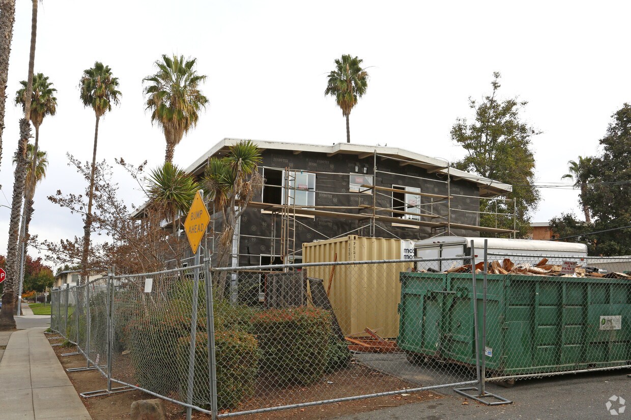 Building Photo - 778 Sharmon Palms Ln