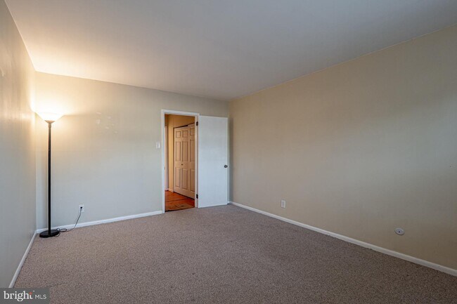 Foto del edificio - 360 Drummers Ln