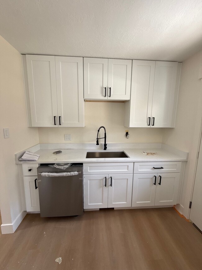 Building Photo - 1020 N 1500 W