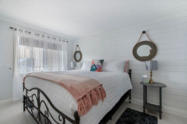 Foto del edificio - 260 Southbay Dr