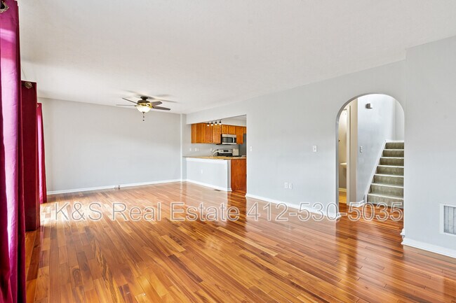 Foto del edificio - 2711 Canterbury Dr