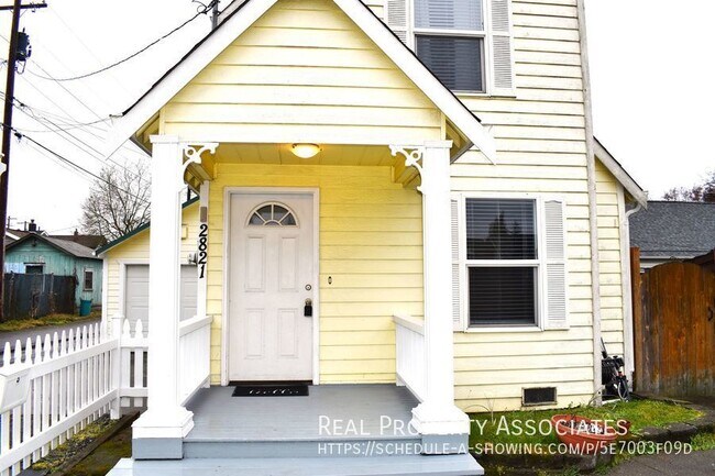 Building Photo - House in Everett