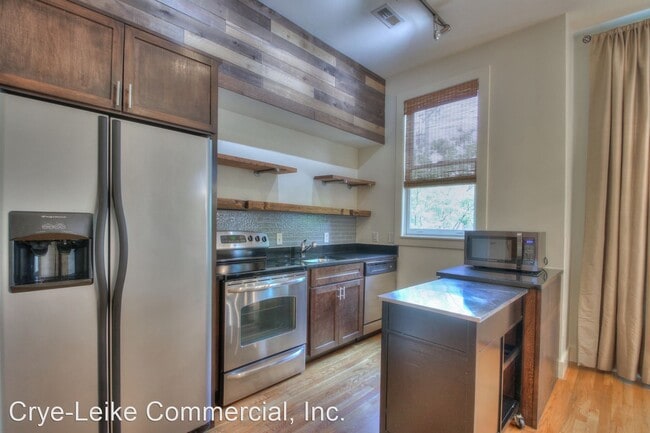 Foto del edificio - 2 br, 2 bath House - 1205 Paris Ave #204