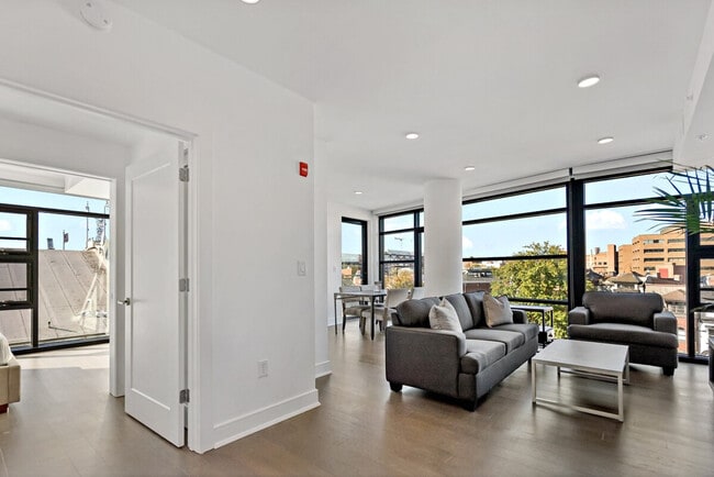 Building Photo - 2007 Vermont Ave NW