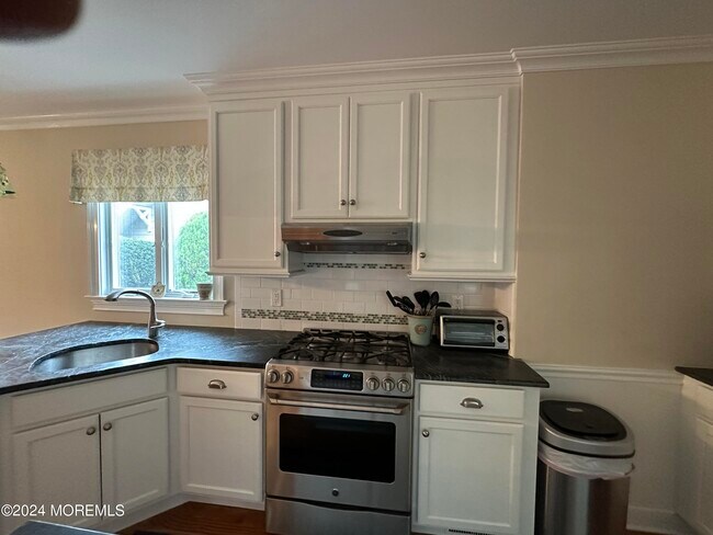 Foto del edificio - 414 Tuttle Ave