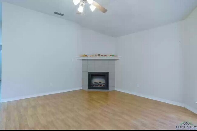 Building Photo - 808 Toler Rd