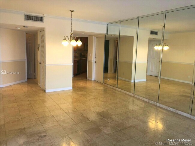 Building Photo - 710 N Ocean Blvd