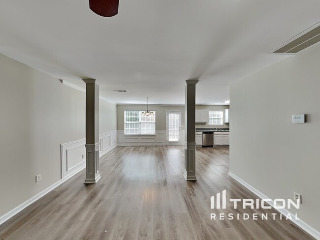 Building Photo - 1863 Roble Drive Atlanta GA