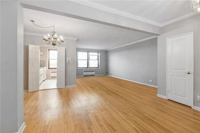 Building Photo - Spacious 1 bedroom 1 bathroom