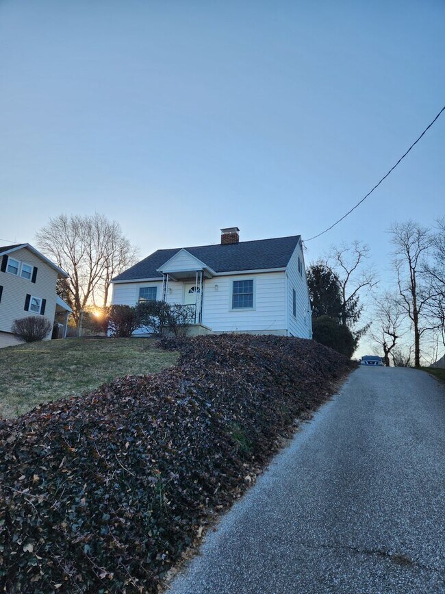 Foto del edificio - 344 Woodland View Dr