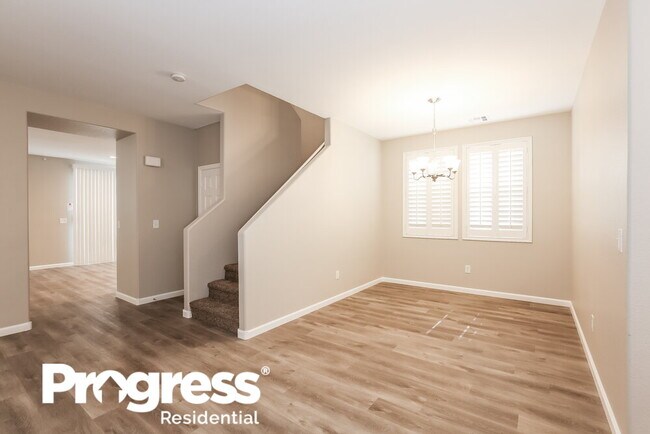 Building Photo - 6629 Pine Siskin Pl