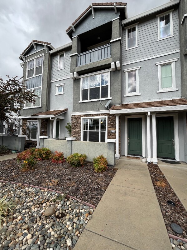 Foto principal - 6119 Lonetree Blvd