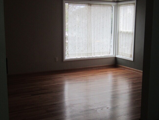 Foto del edificio - Charming 2 Bedroom 1 Bathroom in Lincoln Neighborhood