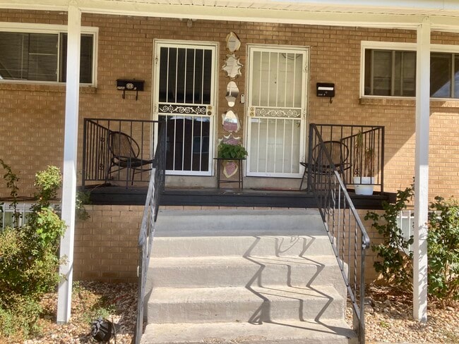 Building Photo - 2544 Joliet St