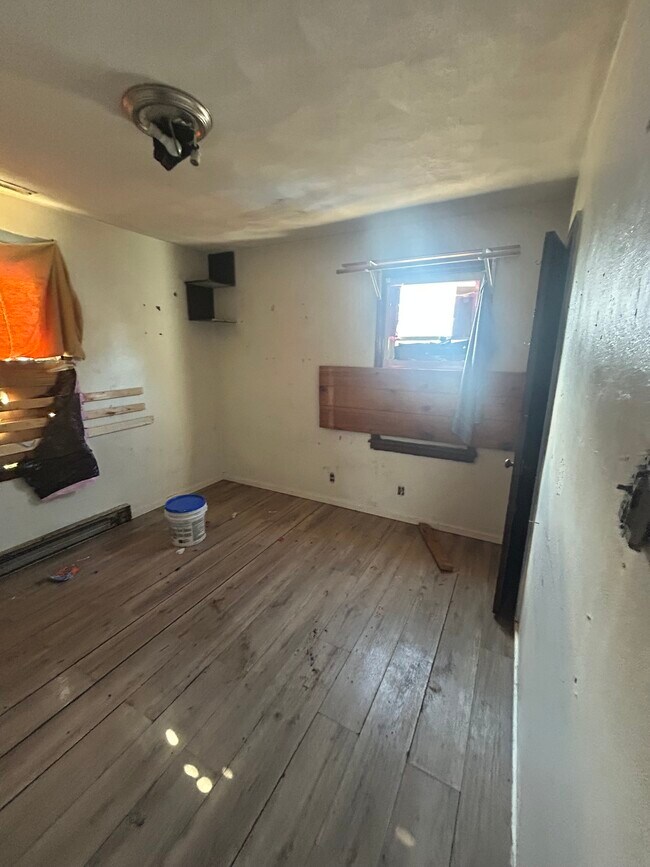 Foto del edificio - 5443 Rosemont Ave