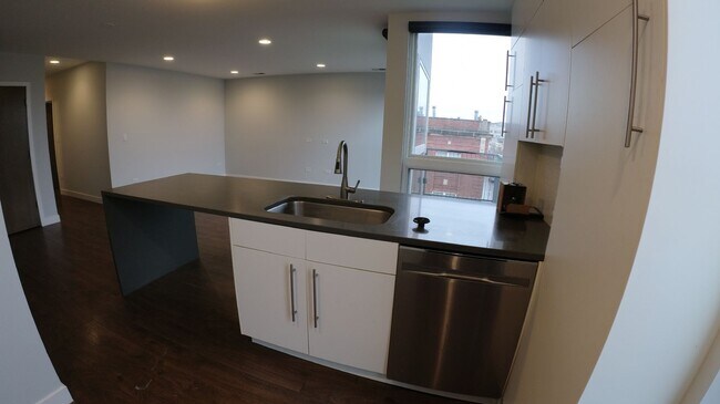 Foto del edificio - 3301 N Sheffield Ave
