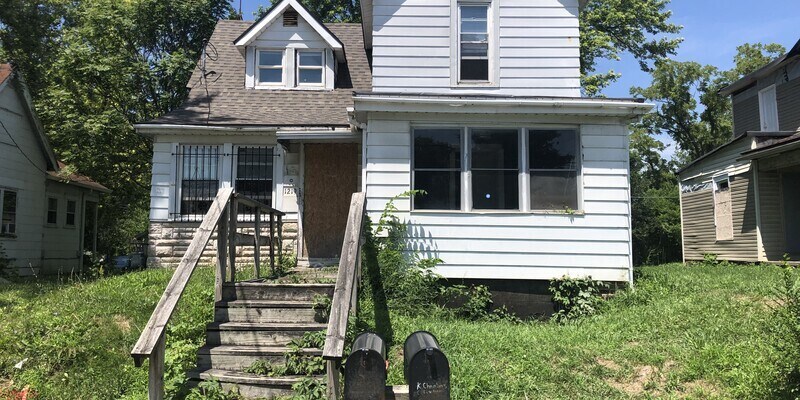Primary Photo - 1219 S hoyt Ave