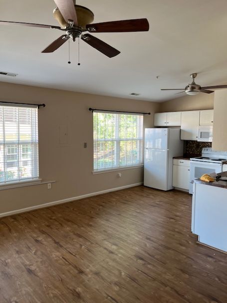 Building Photo - 1830 Vincenza Dr