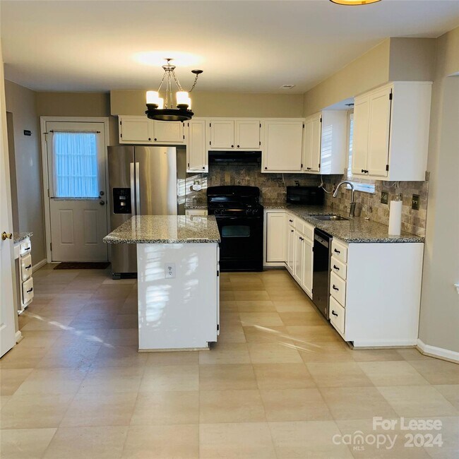 Foto del edificio - 14230 Quartz Ln