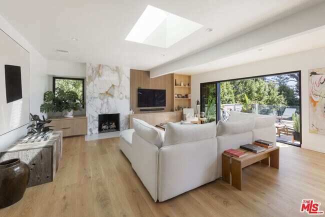 Foto del edificio - 2244 Talmadge St