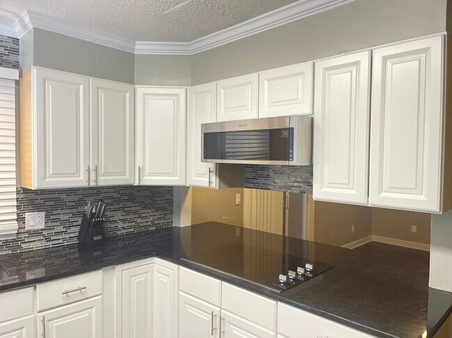 Foto del edificio - 112 Pineview Rd