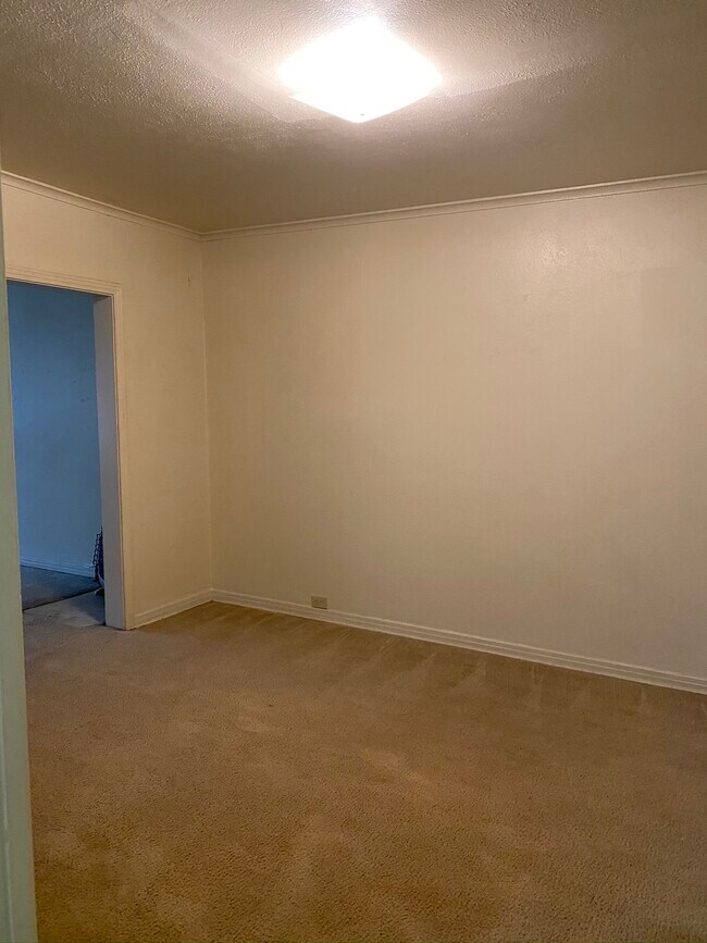 Foto del edificio - 1709 W Oak St