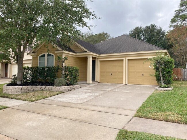 Building Photo - 11919 Shallow Oaks Dr