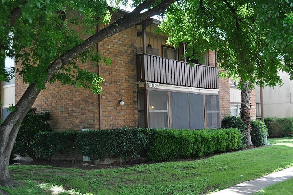 5667 Birchmont Dr Unit B, Houston, TX 77091 Condo for Rent in Houston