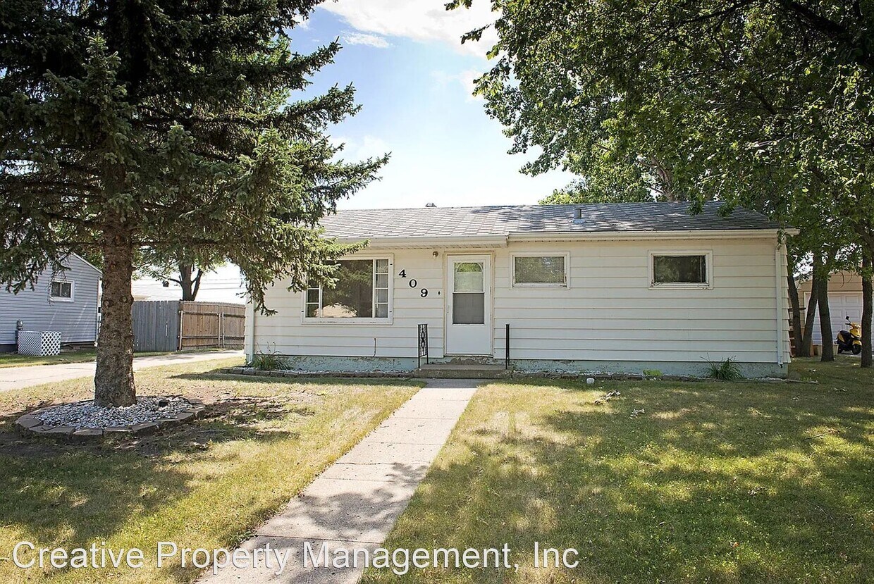 3 br, 1 bath House 409 24th Ave NW House for Rent in Minot, ND