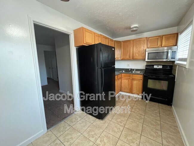 Building Photo - 675 Tiger Ave